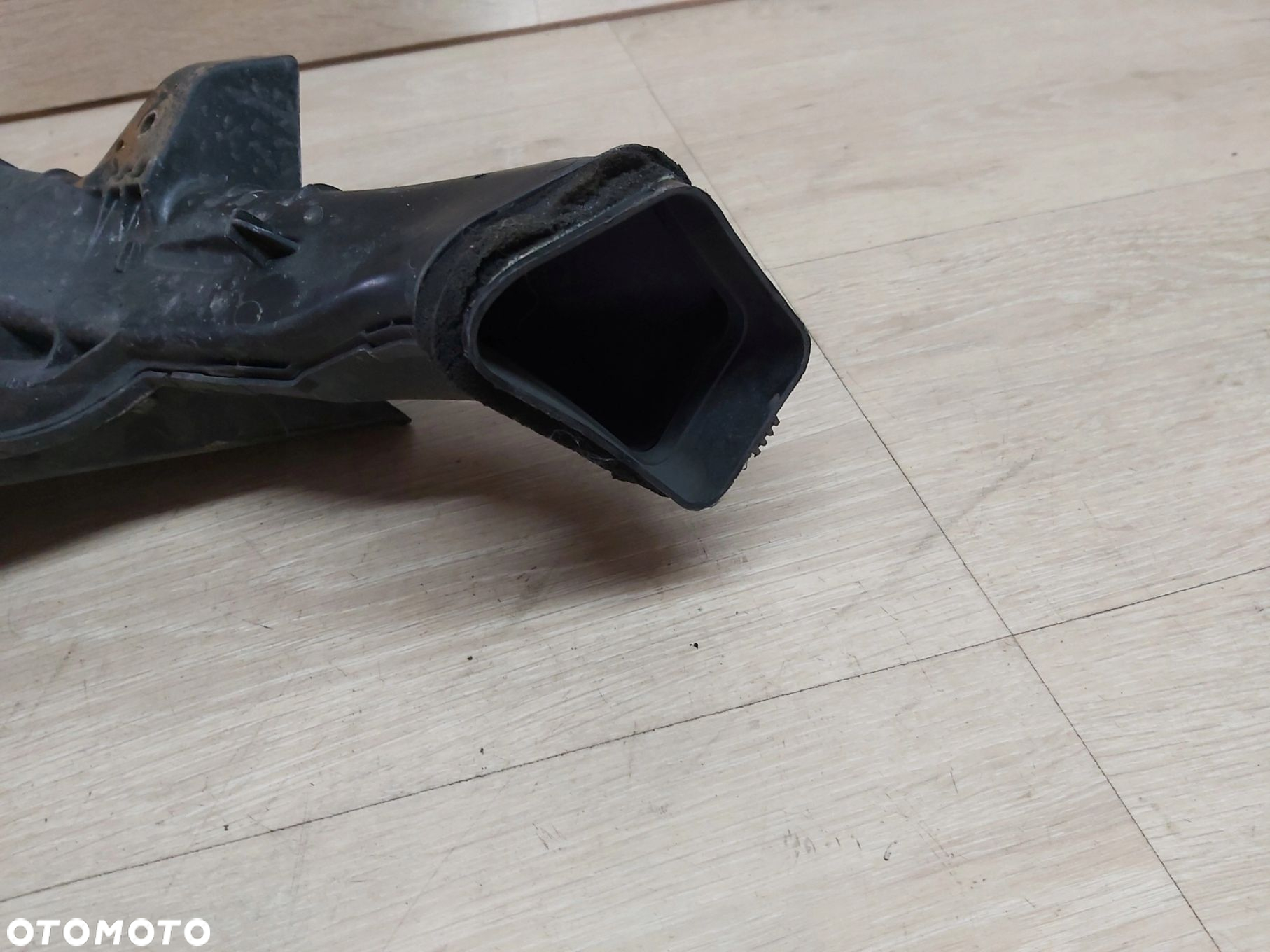 Toyota Avensis T27 LIFT 14-18r rura dolot powietrza 1,6 2,0 d4d 17751-0X010 - 3