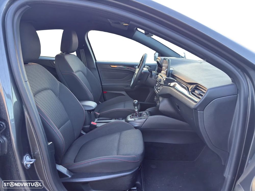 Ford Focus 1.0 EcoBoost Hybrid ST-LINE DESIGN - 14