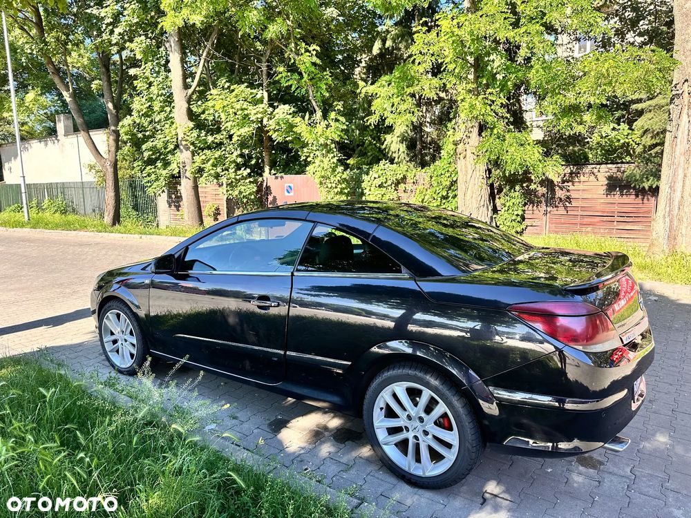 Opel Astra 1.9 CDTI Cosmo - 11