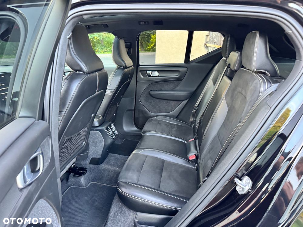 Volvo XC 40 T3 R-Design - 28