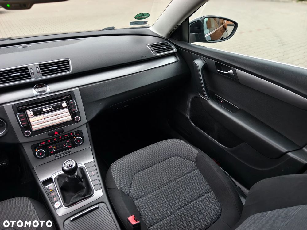 Volkswagen Passat 2.0 TDI Comfortline - 15