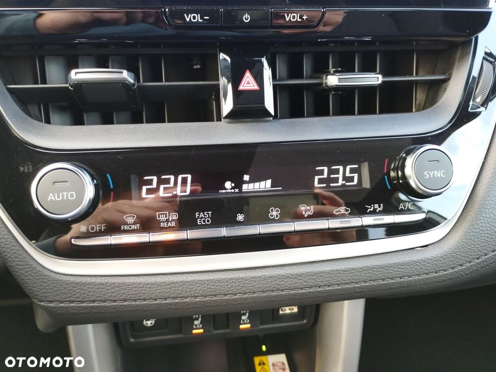 Toyota Corolla Cross 2.0 Hybrid Executive - 24