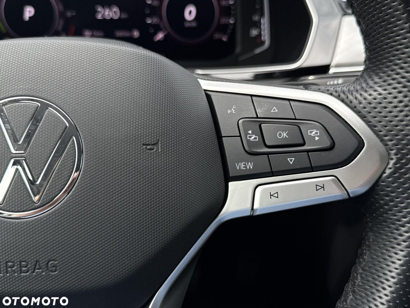 Volkswagen Passat - 16