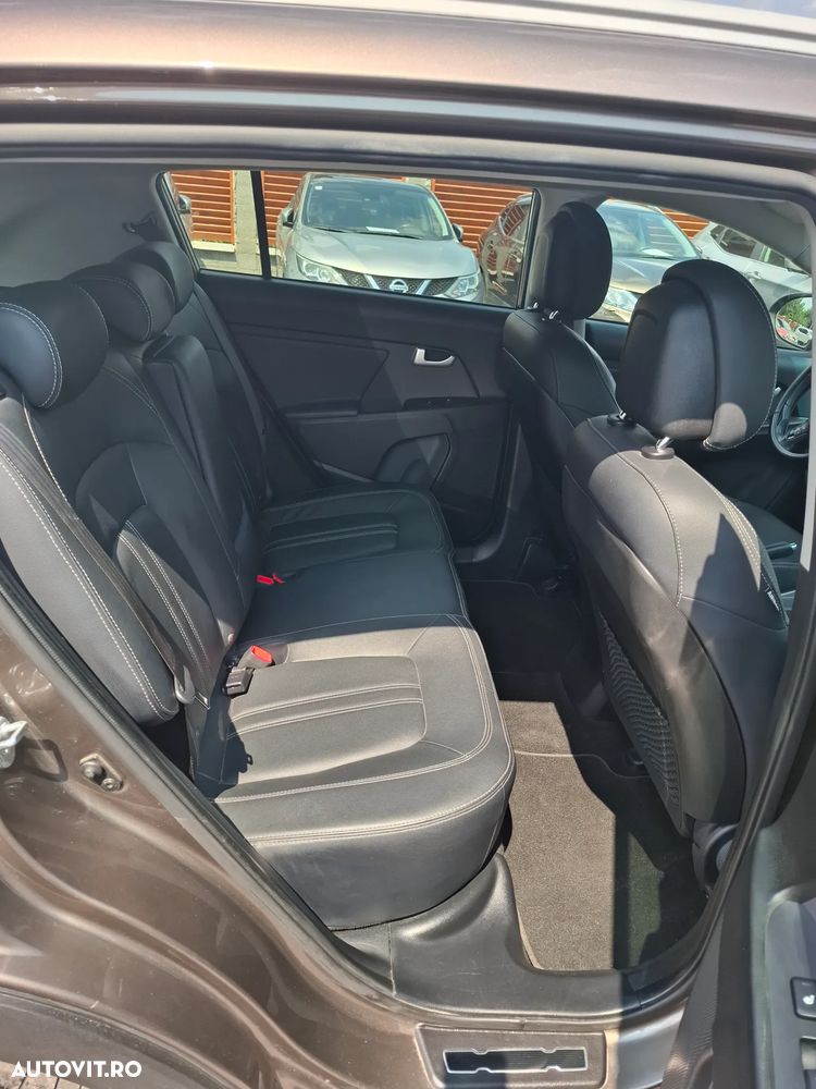 Kia Sportage 1.7 CRDI 2WD ISG Dream-Team Edition - 14