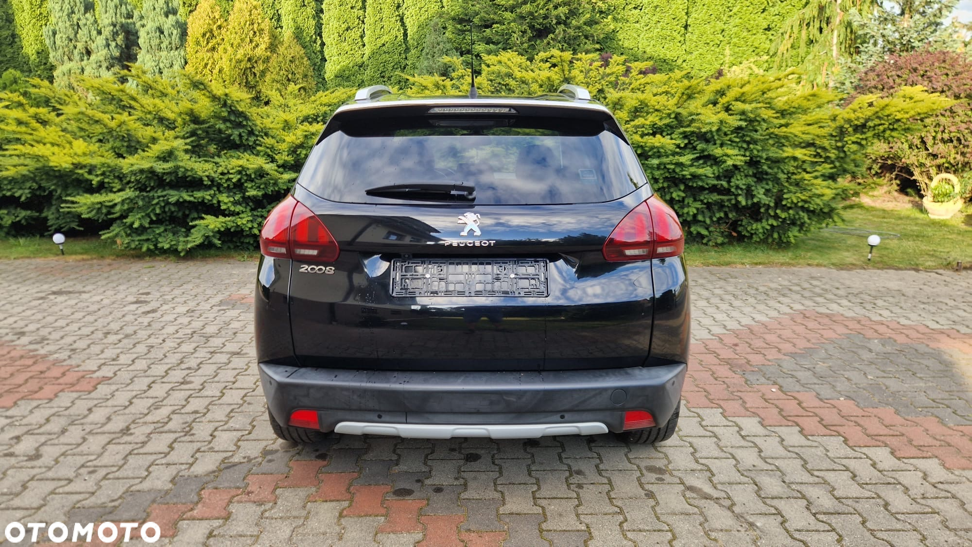 Peugeot 2008 1.2 Pure Tech GPF Allure S&S EAT6 - 10