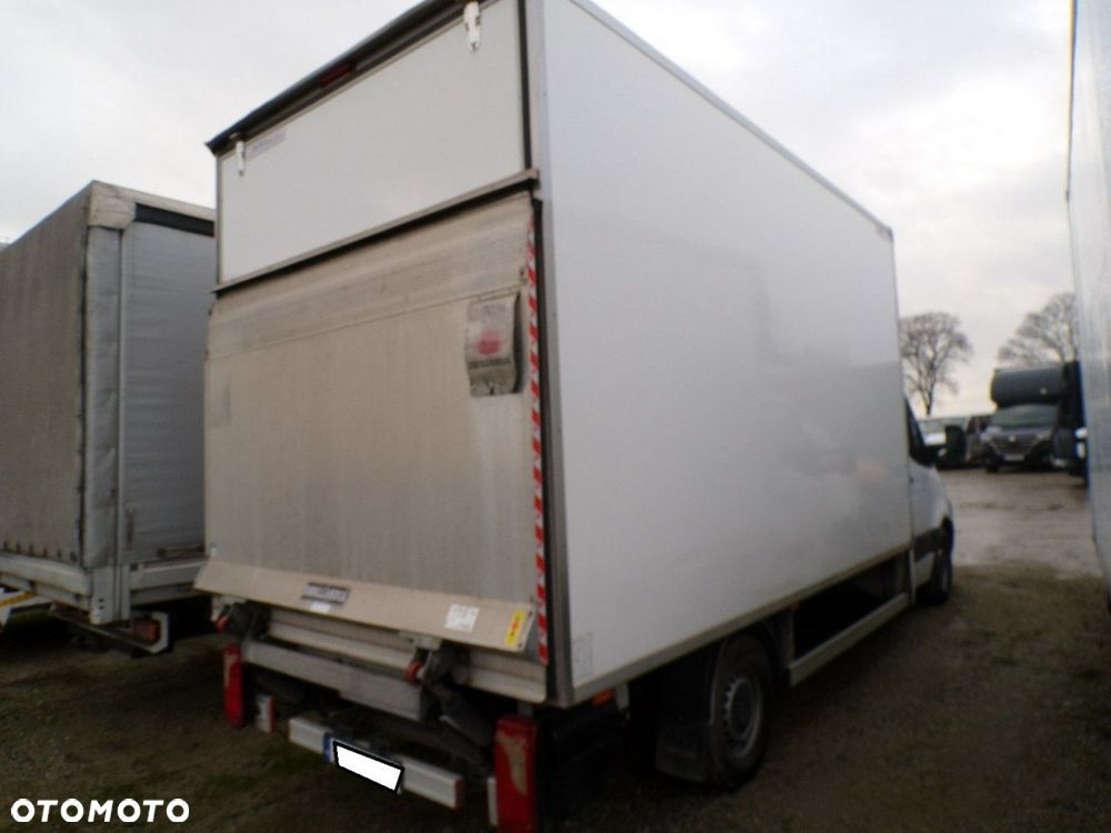 Mercedes-Benz Sprinter - 4
