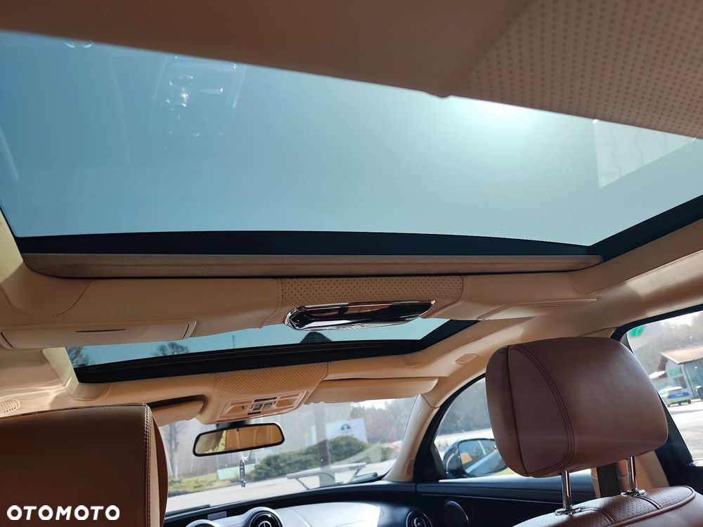 Jaguar XJ 3.0 D V6 LWB Portfolio - 18