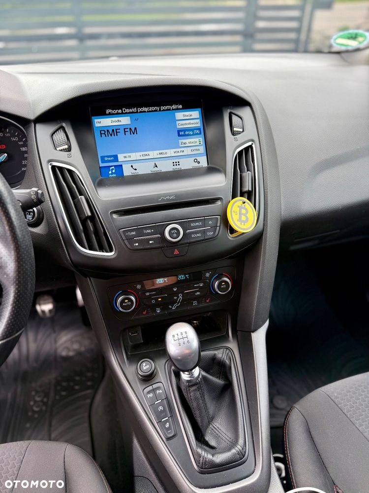 Ford Focus 1.0 EcoBoost ST-Line - 11