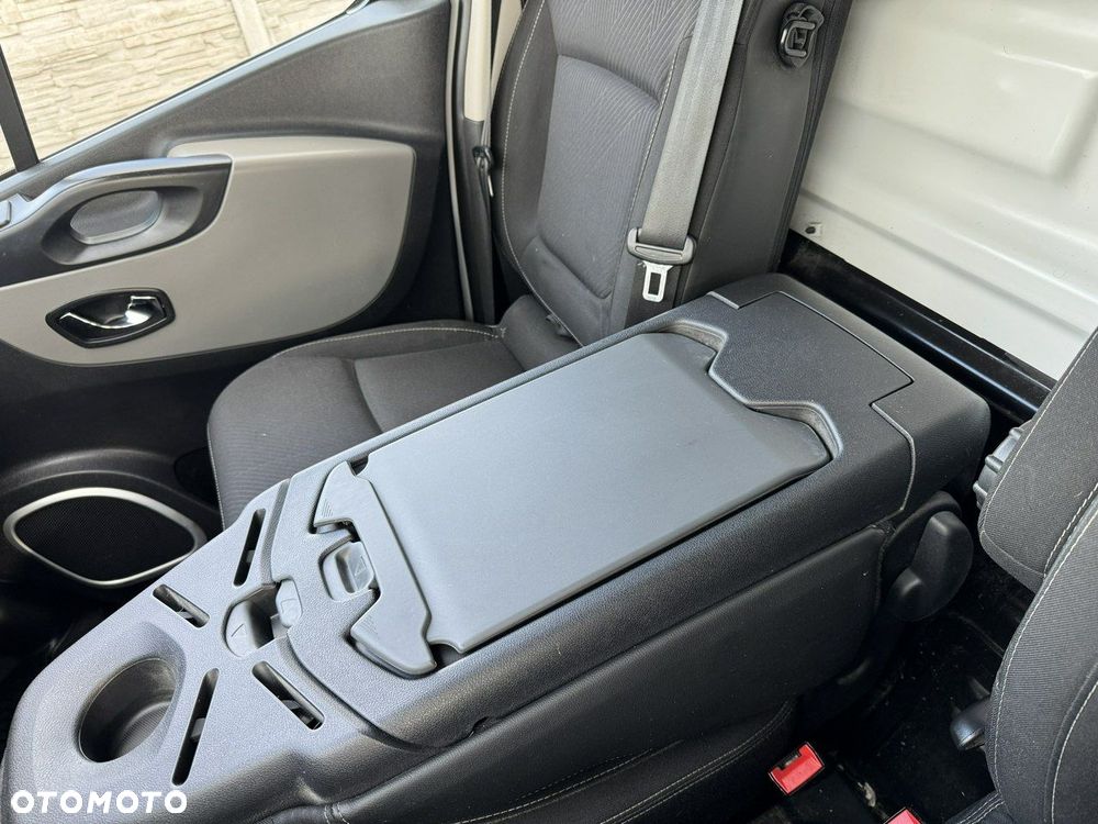 Renault Trafic - 15