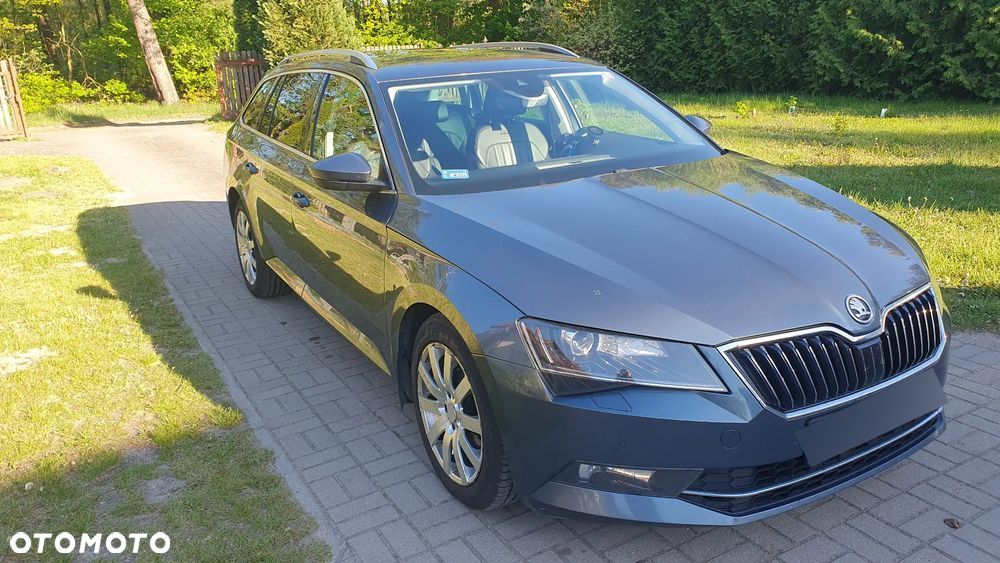 Skoda Superb 2.0 TDI L&K DSG - 2