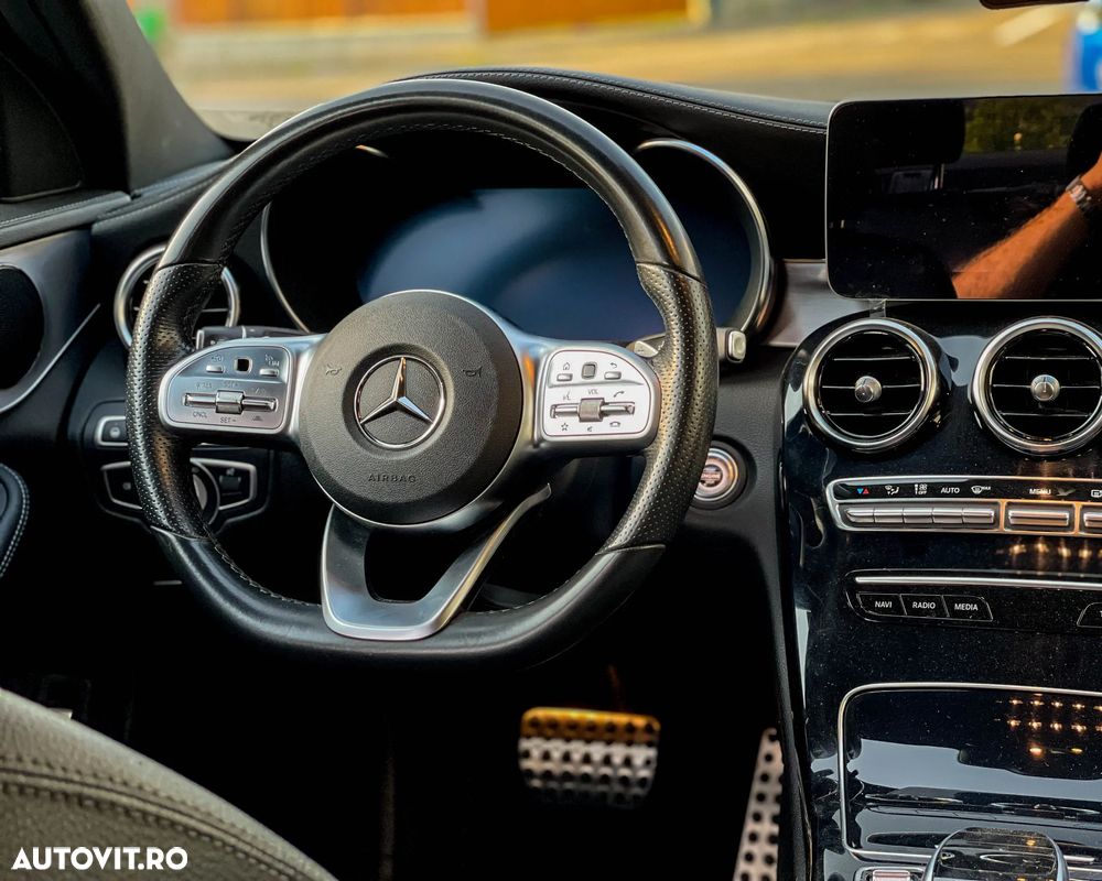 Mercedes-Benz C 220 d 4Matic T 9G-TRONIC AMG Line - 12