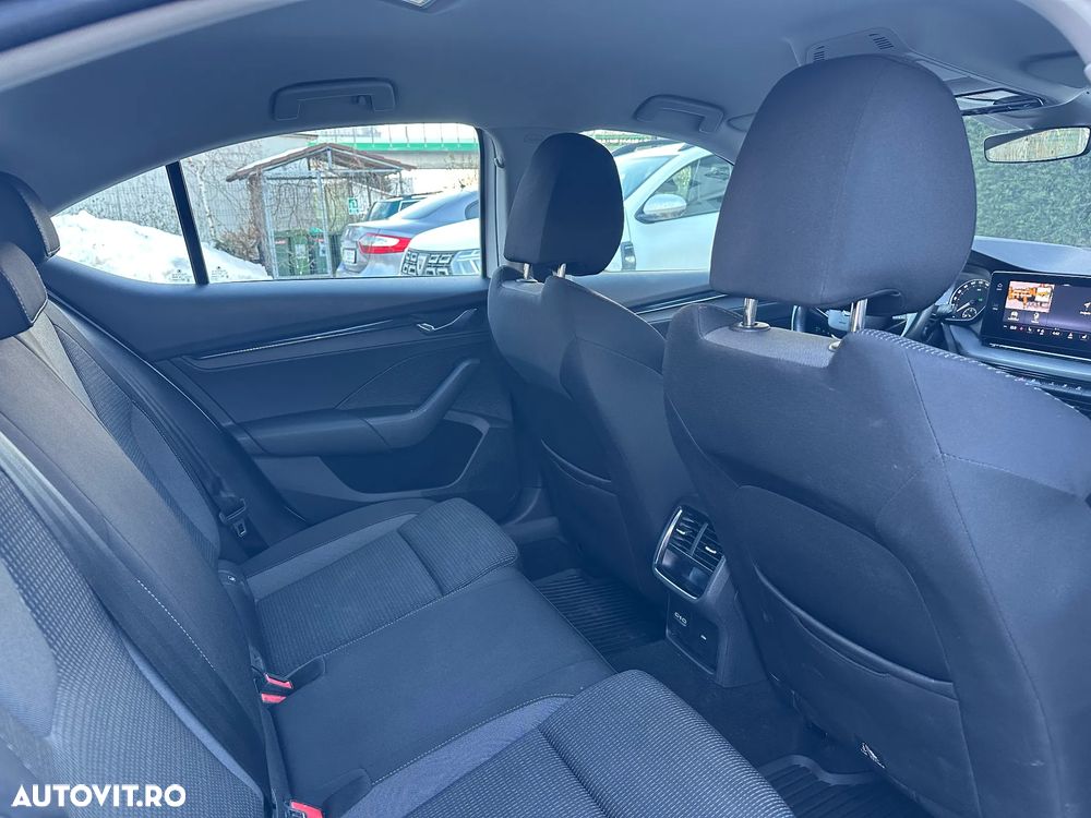 Skoda Octavia 1.5 TSI DSG MHEV Ambition - 9