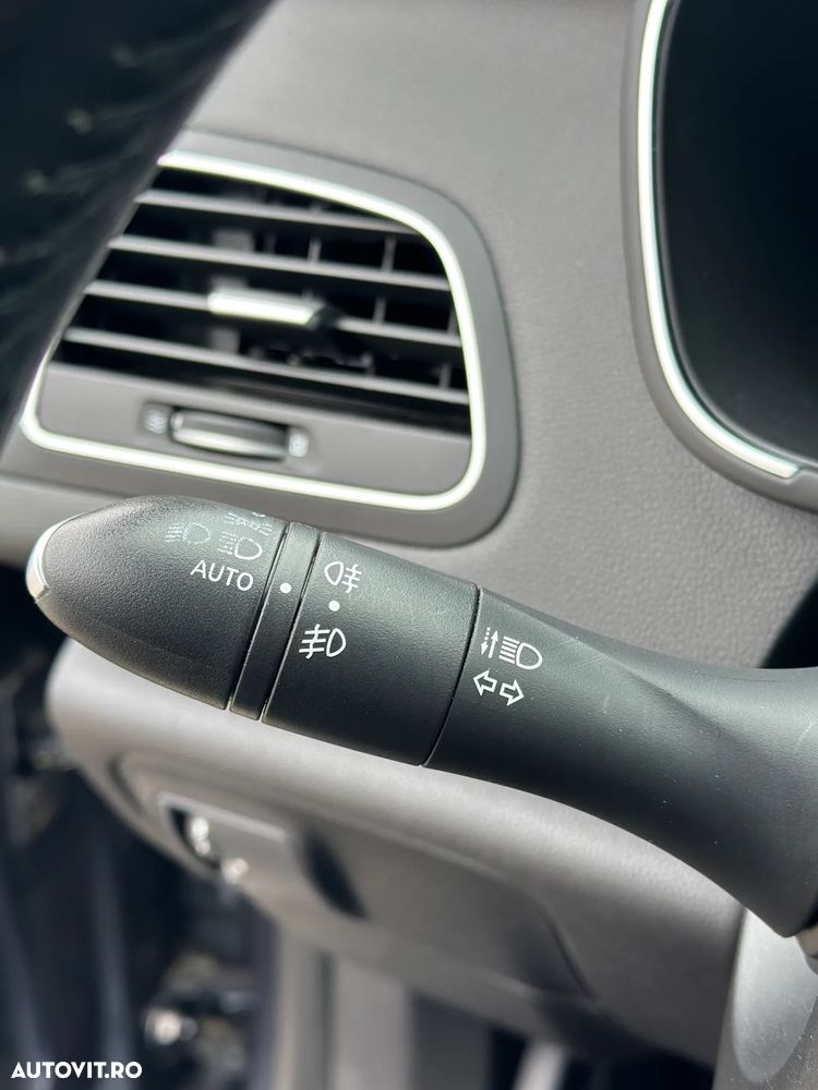 Renault Megane ENERGY TCe 130 LIMITED - 28