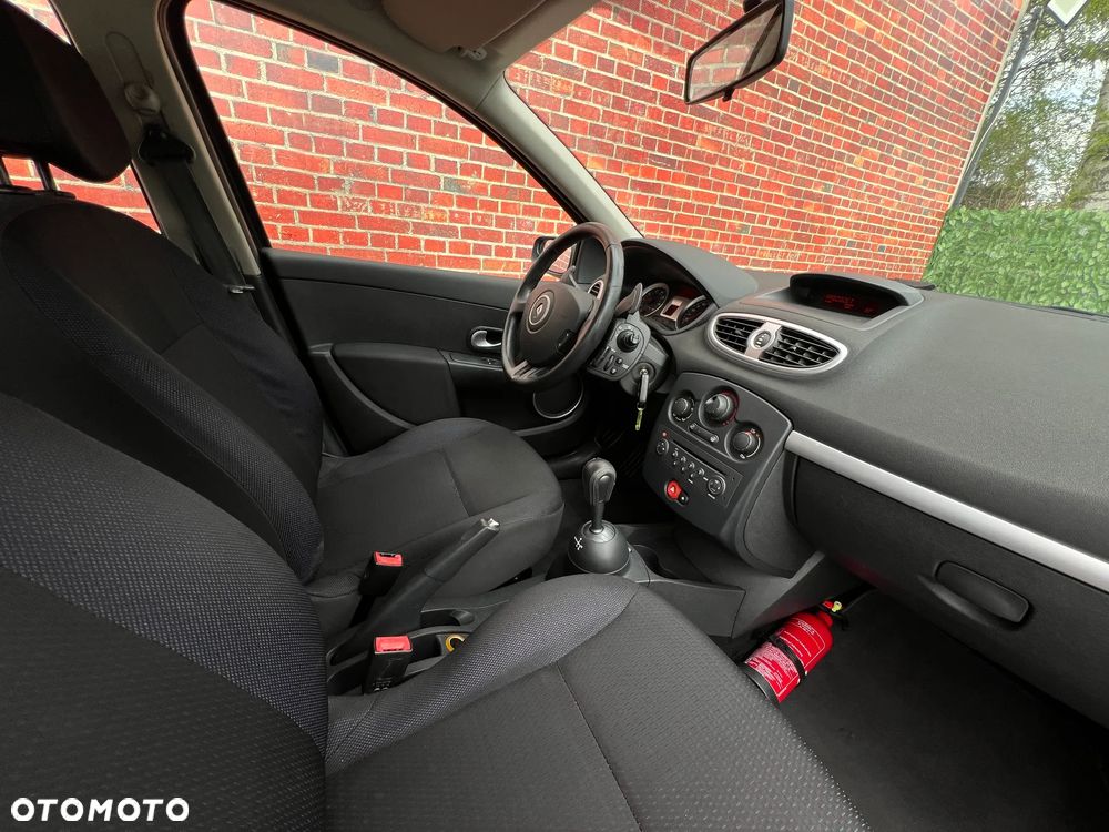 Renault Clio - 10
