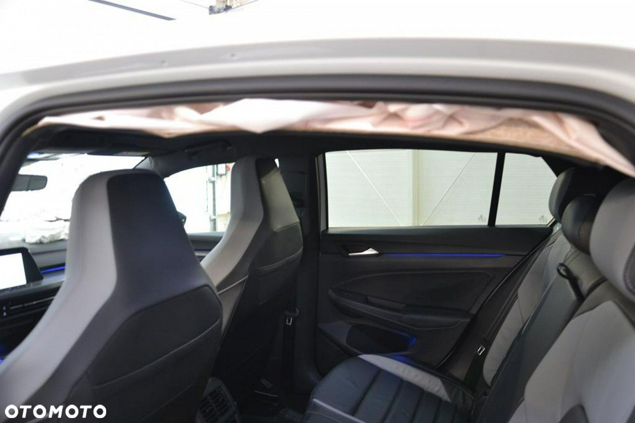 Volkswagen Golf - 20