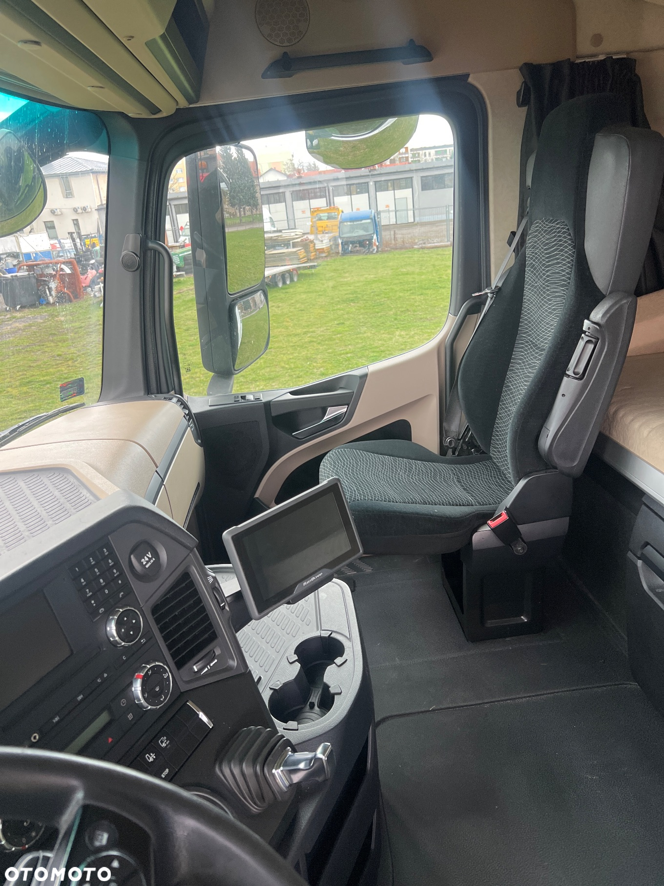 Mercedes-Benz Actros - 8