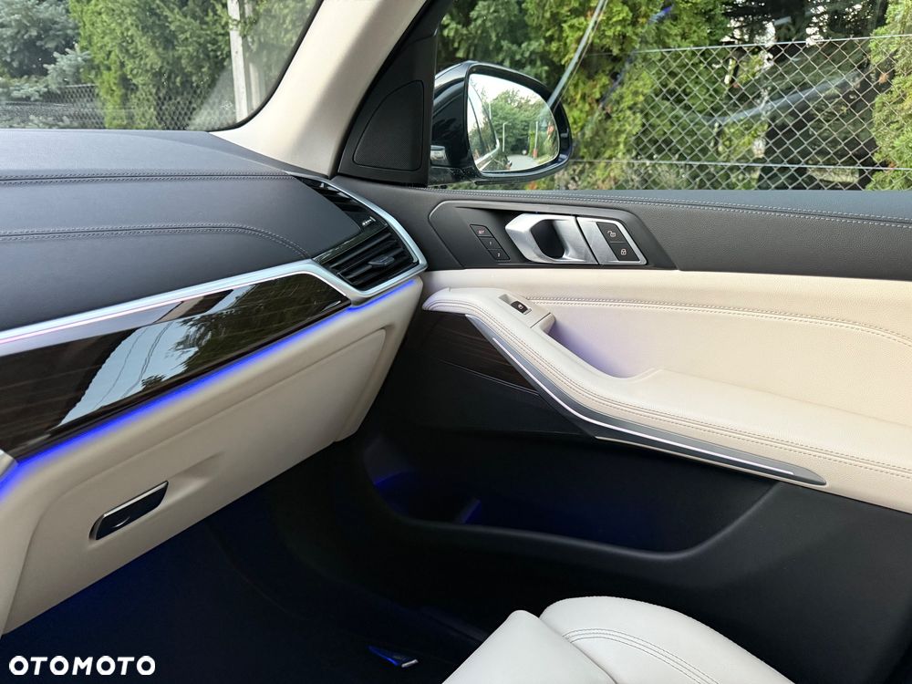 BMW X5 xDrive40i - 25