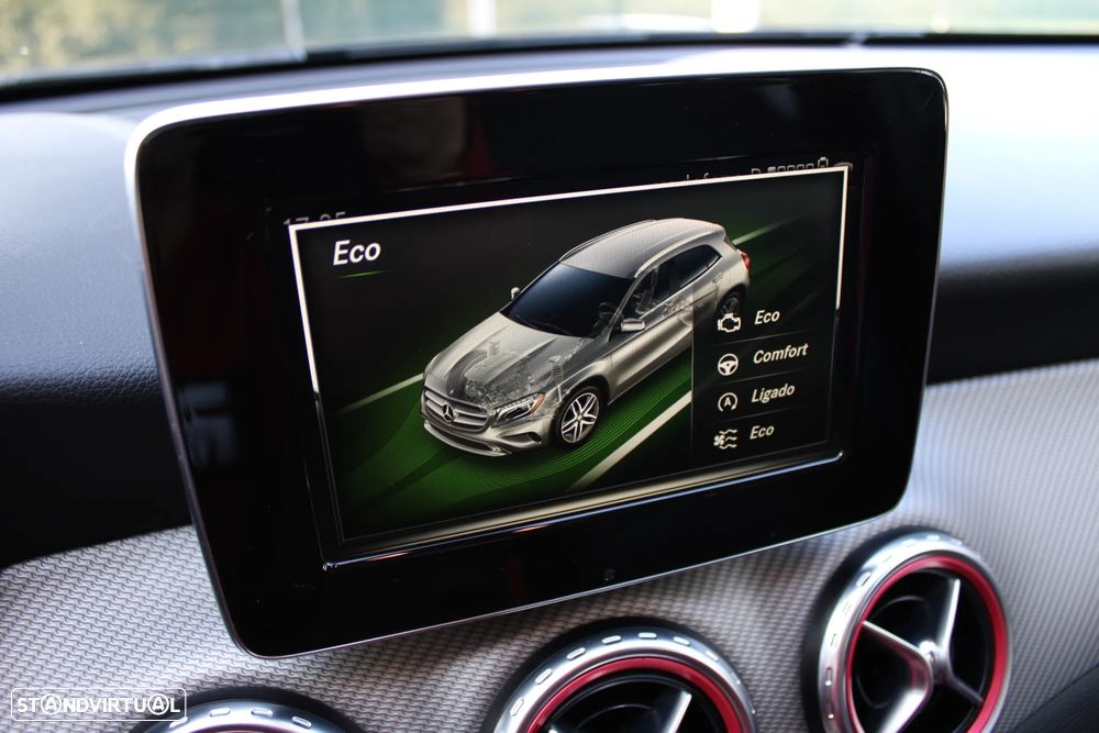 Mercedes-Benz GLA 180 d 7G-DCT Urban - 28