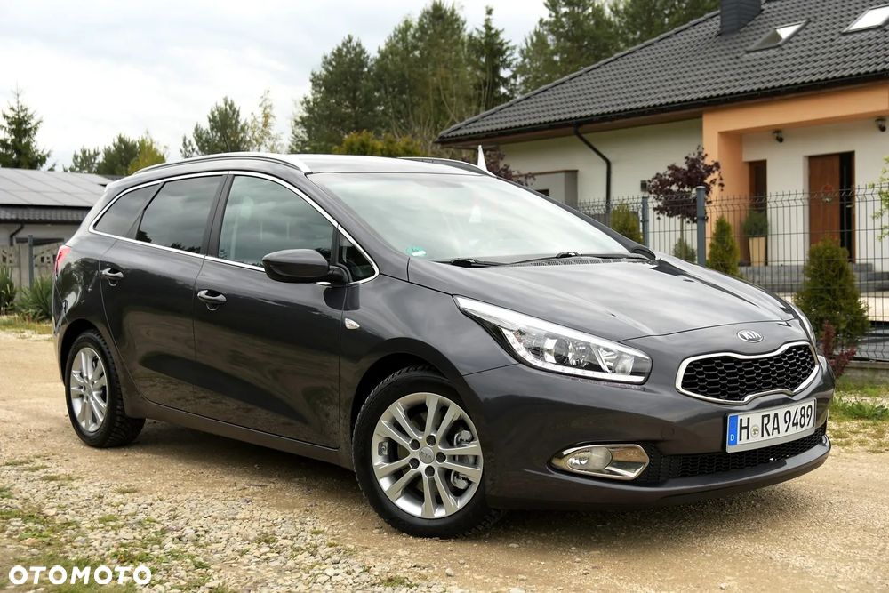 Kia Ceed 1.6 CRDi 136 ISG Dream Team Edition - 10