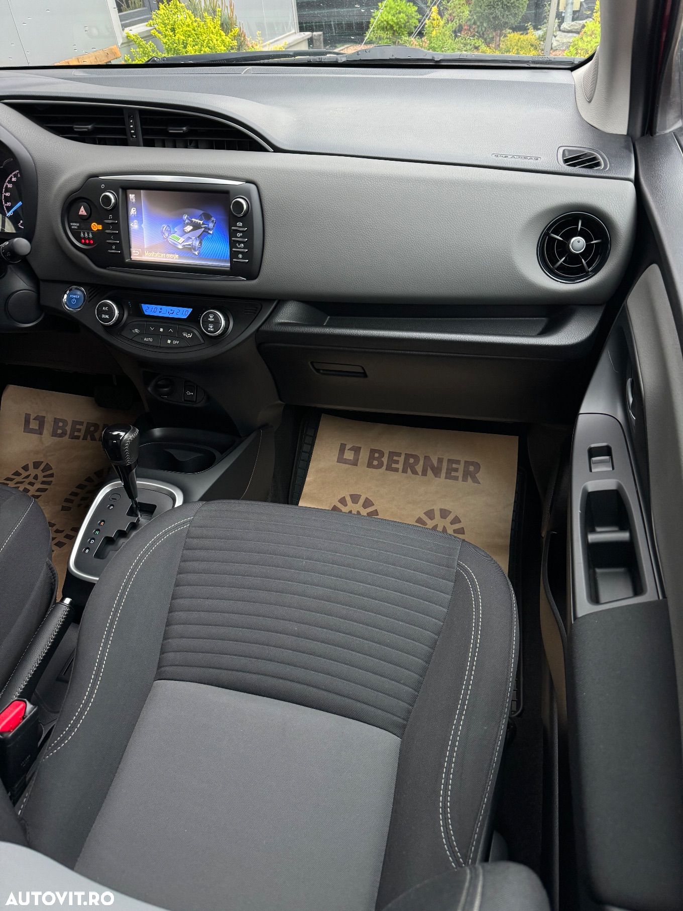 Toyota Yaris 1.5 VVT-i HSD Terra - 14