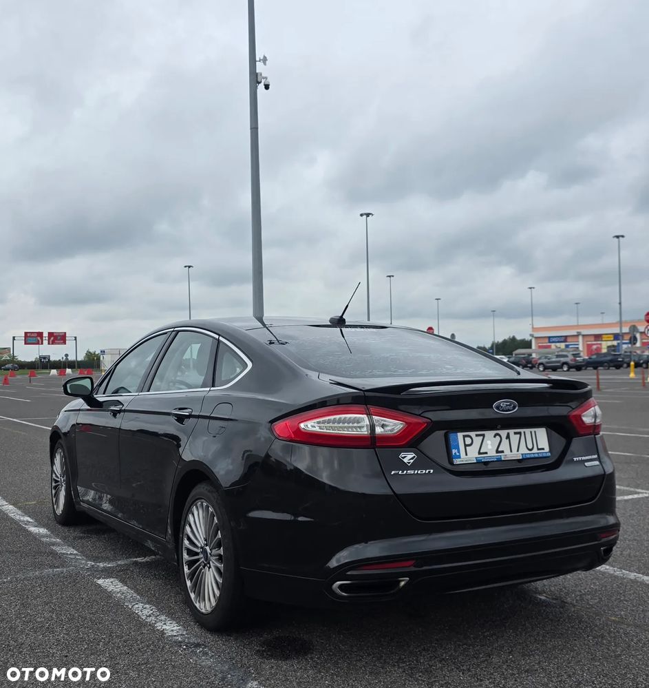 Ford Fusion 2.0 EcoBoost Titanium - 13