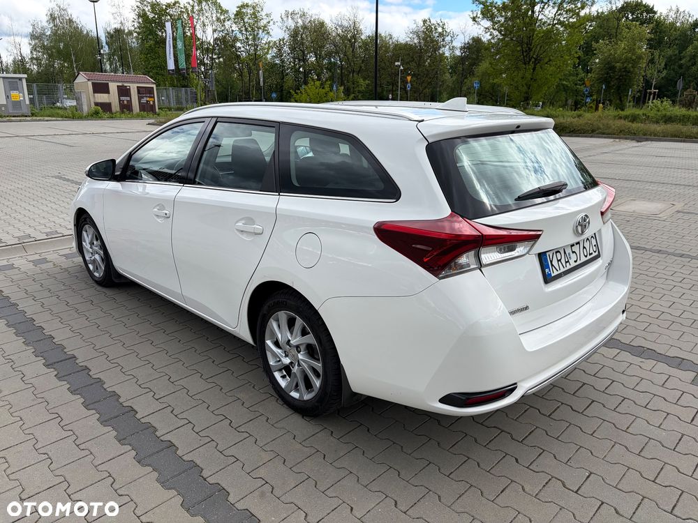 Toyota Auris 1.6 Premium + MM - 5