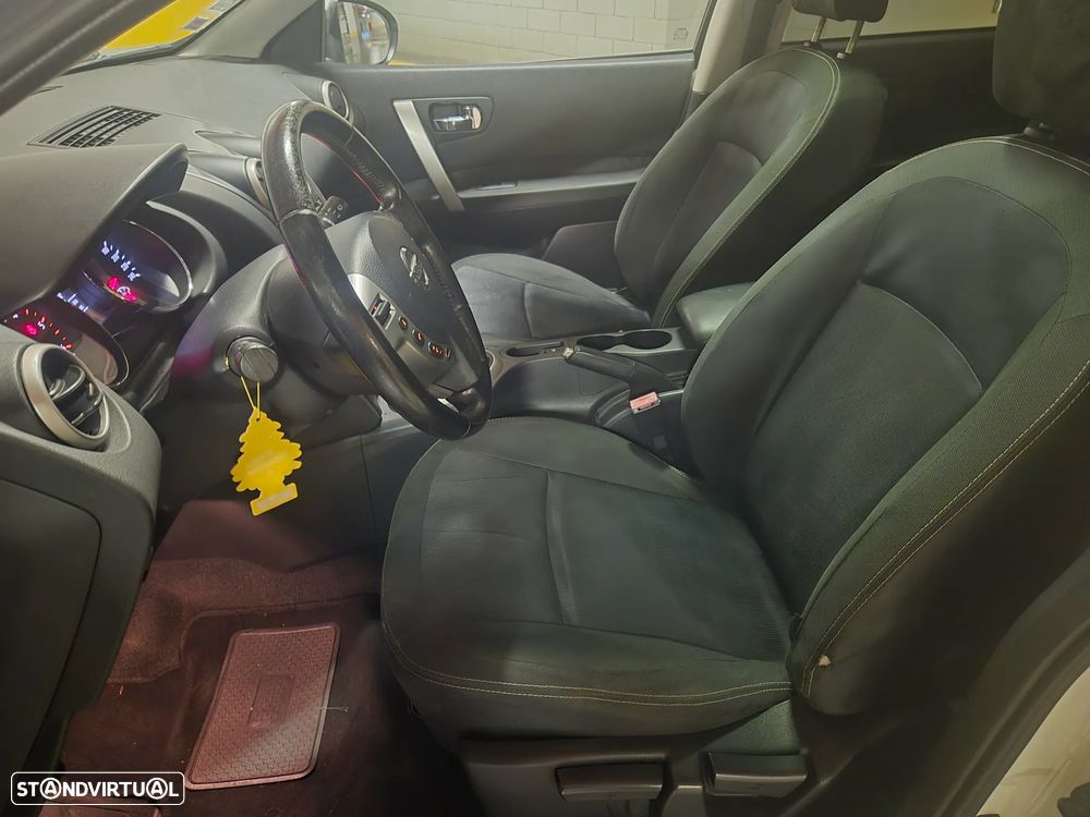 Nissan Qashqai +2 1.5 dCi Tekna Premium 17 - 27