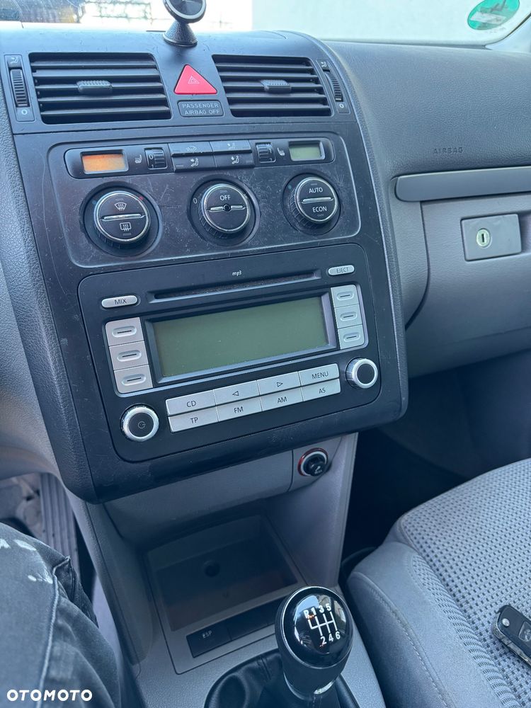 Volkswagen Touran 1.6 FSI Highline - 12