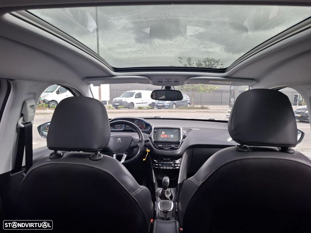Peugeot 2008 1.2 PureTech Allure - 9