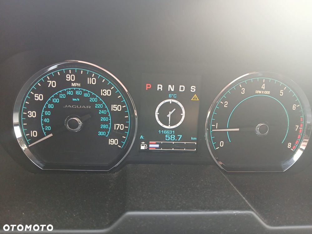 Jaguar XF 2.0 T Prestige - 8