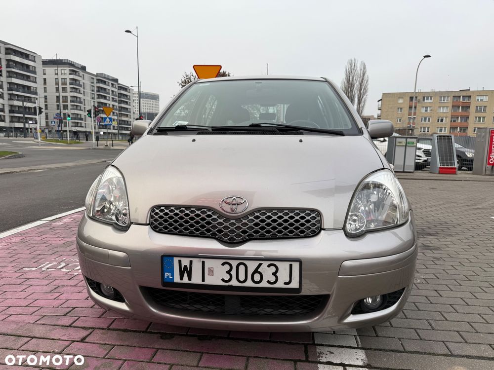 Toyota Yaris - 7