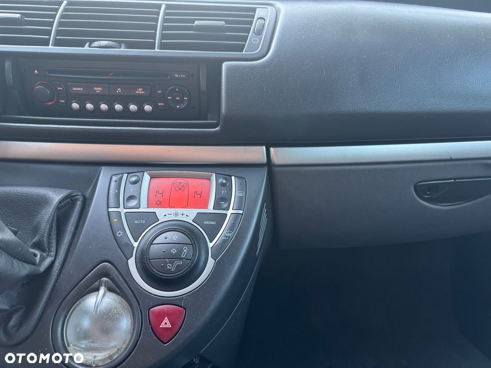 Peugeot 807 140 Premium - 26