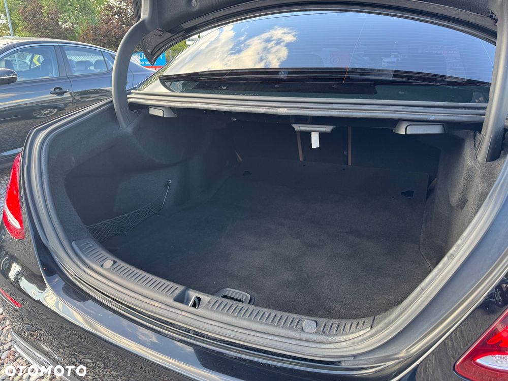 Mercedes-Benz Klasa E 220 d T 9G-TRONIC Avantgarde - 23