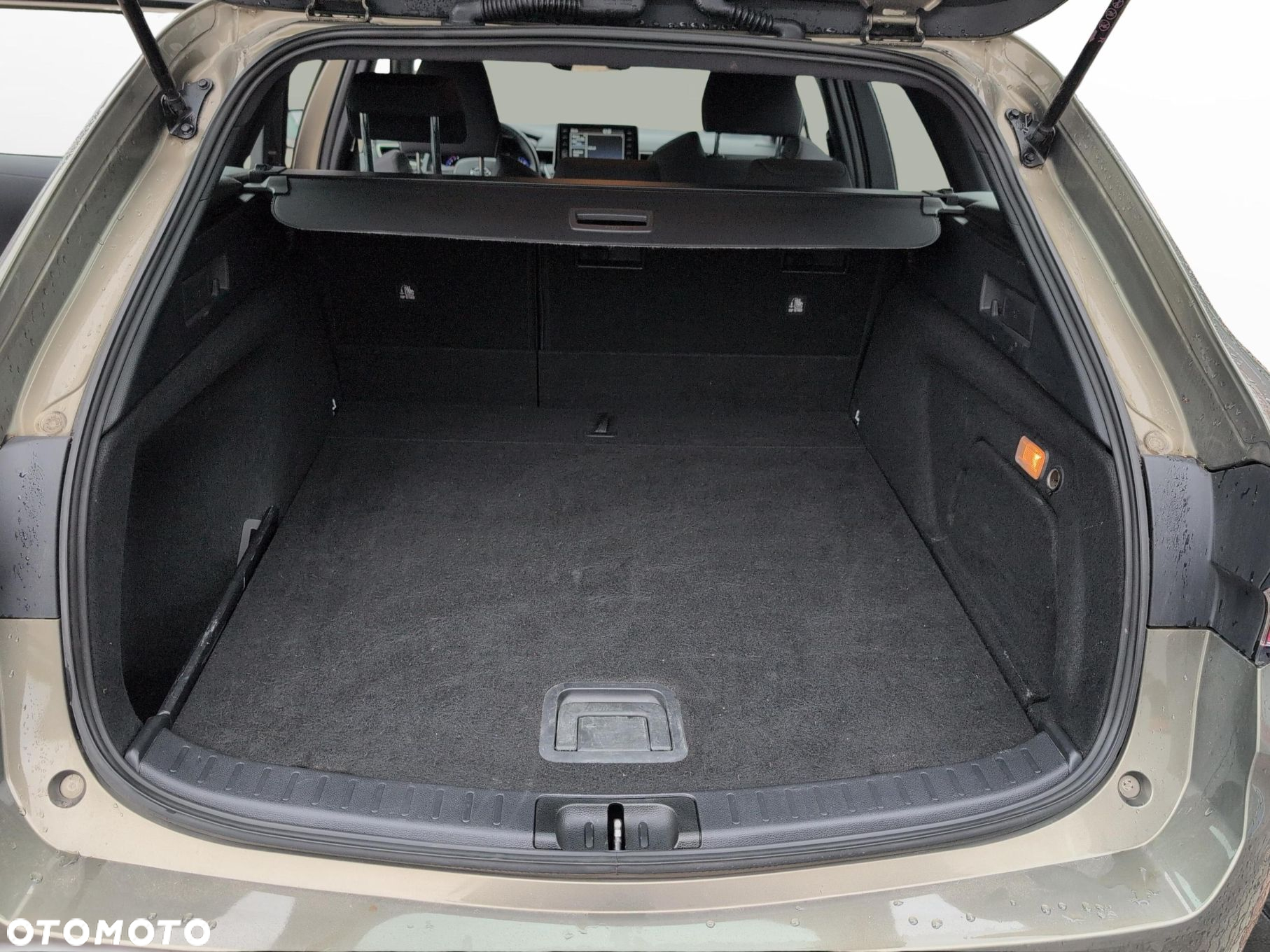 Toyota Corolla 2.0 Hybrid Comfort - 13
