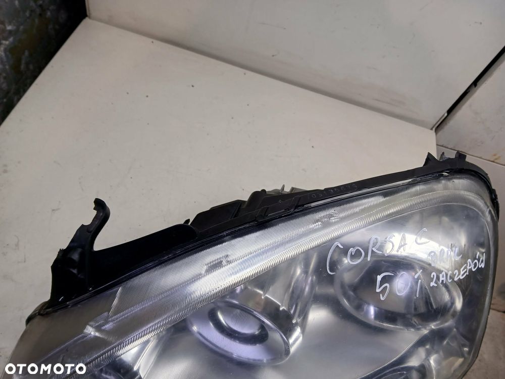 Opel Corsa C Lampa przednia lewa brak zaczepów - 3