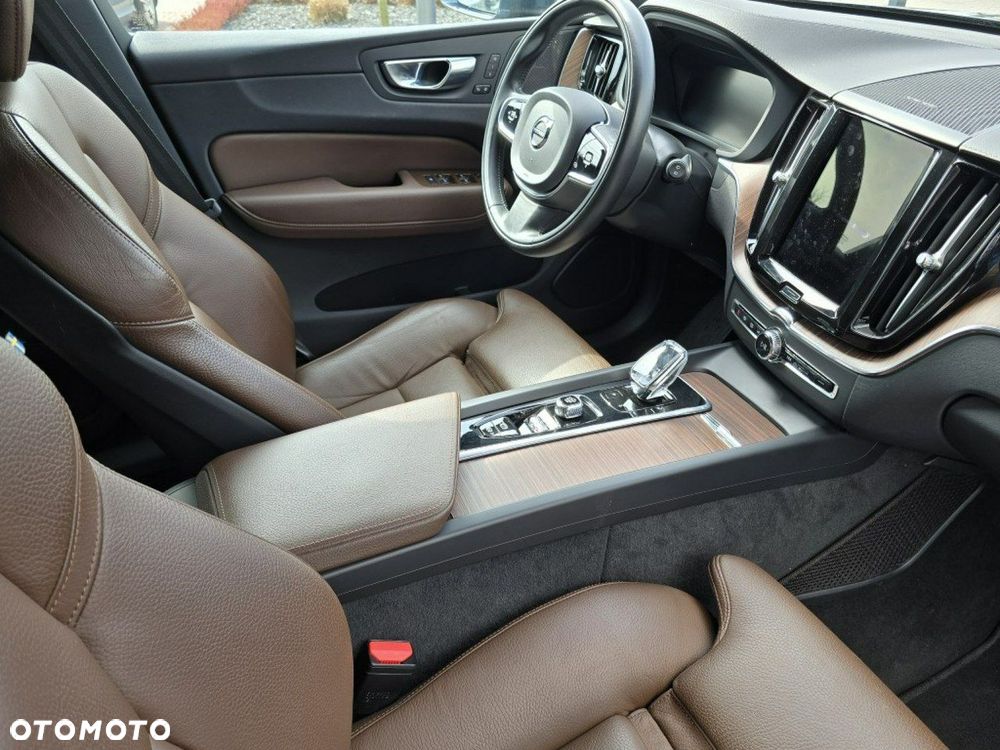 Volvo XC 60 B5 D AWD Inscription - 16