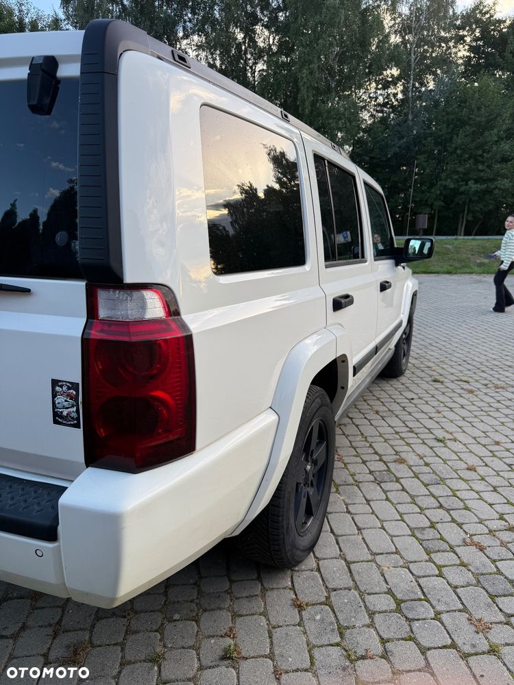 Jeep Commander 3.7 V6 - 8