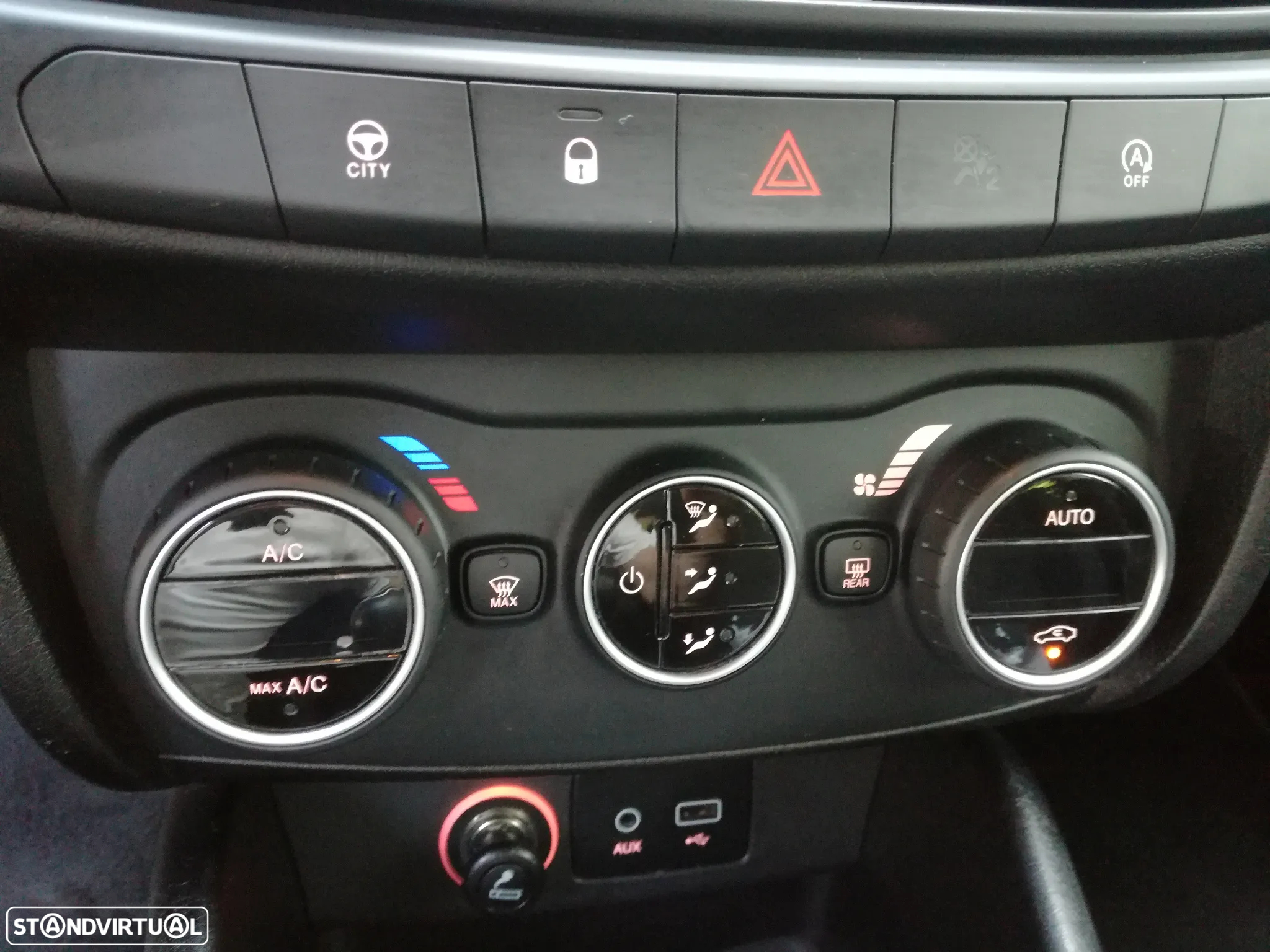 Fiat Tipo Station Wagon 1.3 M-Jet Lounge - 25