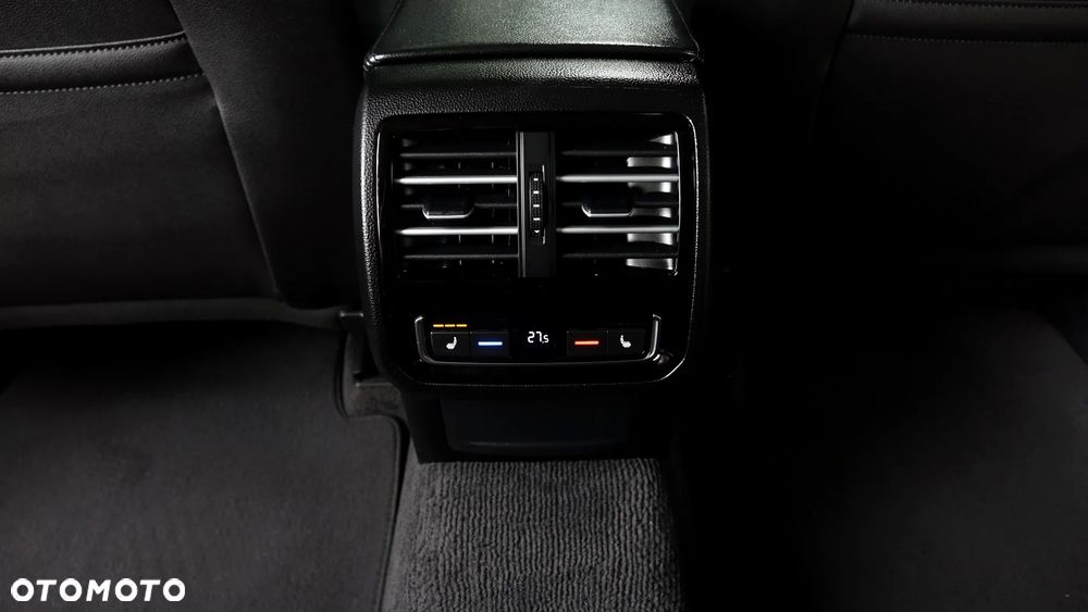 Volkswagen Passat Variant 2.0 TDI DSG (BlueMotion Technology) Highline - 11