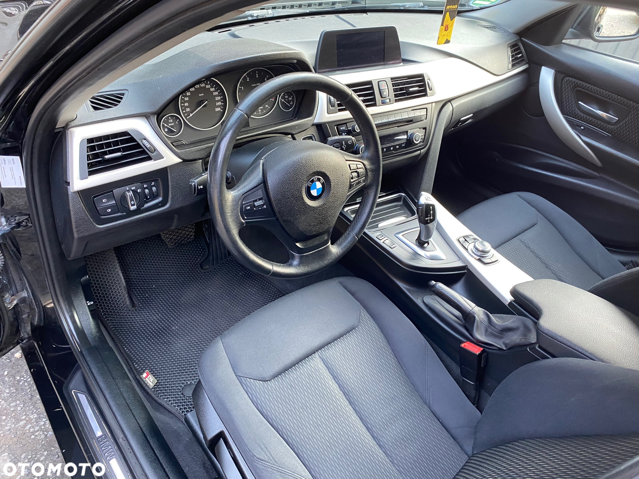 BMW Seria 3 318d Touring Modern Line - 10