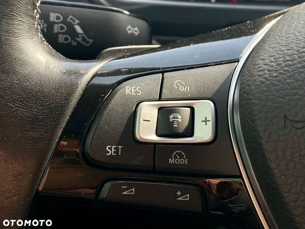 Volkswagen Tiguan - 27