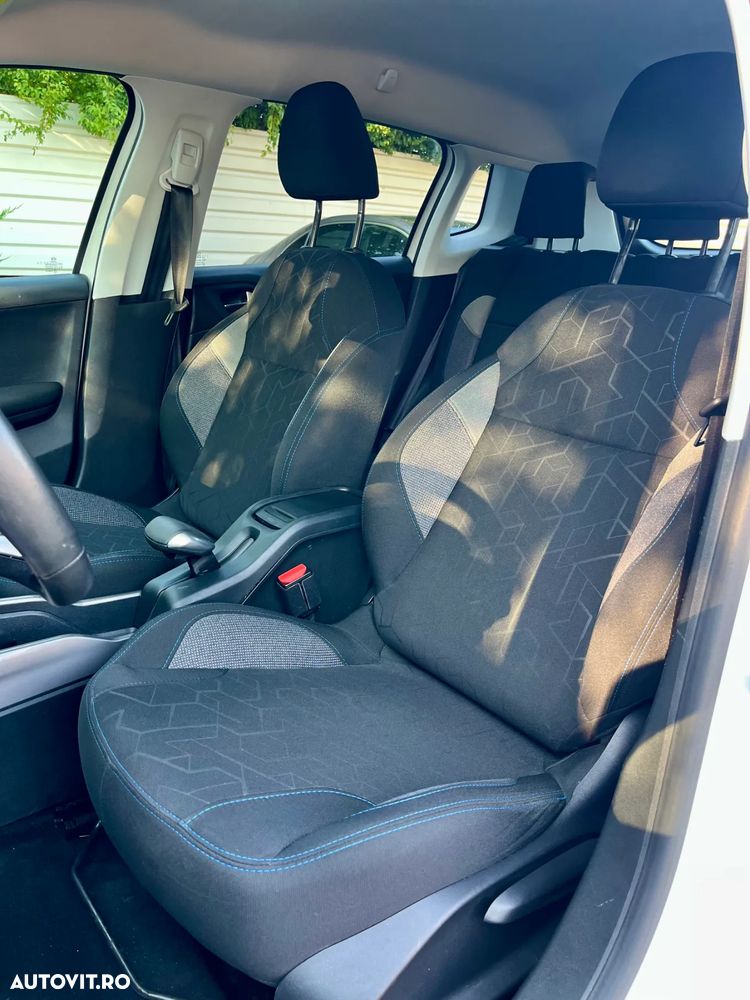 Peugeot 2008 - 6