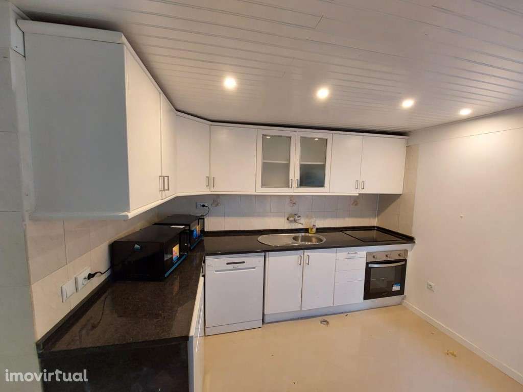 1 de 2 Moradias com 2 Pisos - Vendidas em Conjunto - AJUDA - INVEST... - Grande imagem: 2/13