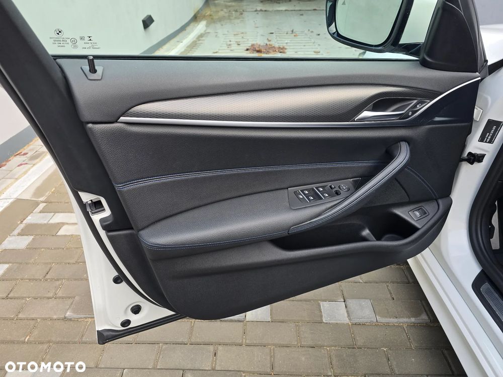 BMW Seria 5 520d M Sport Edition - 13