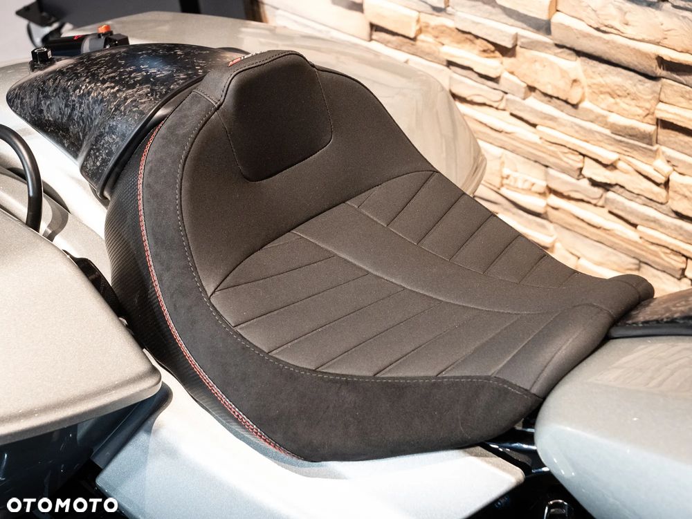 Harley-Davidson Touring Road Glide - 17