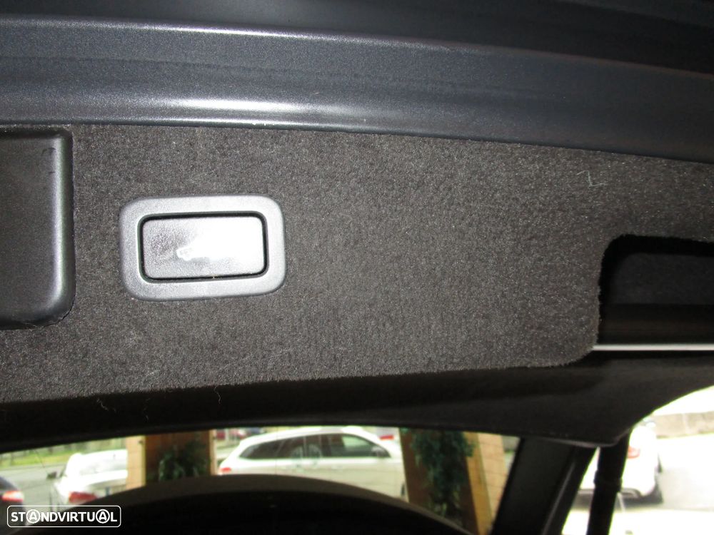 Jaguar XF Sportbrake 2.2 D R-Sport - 44