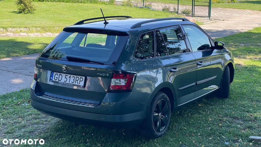 Skoda Fabia 1.0 TSI Style Color - 10