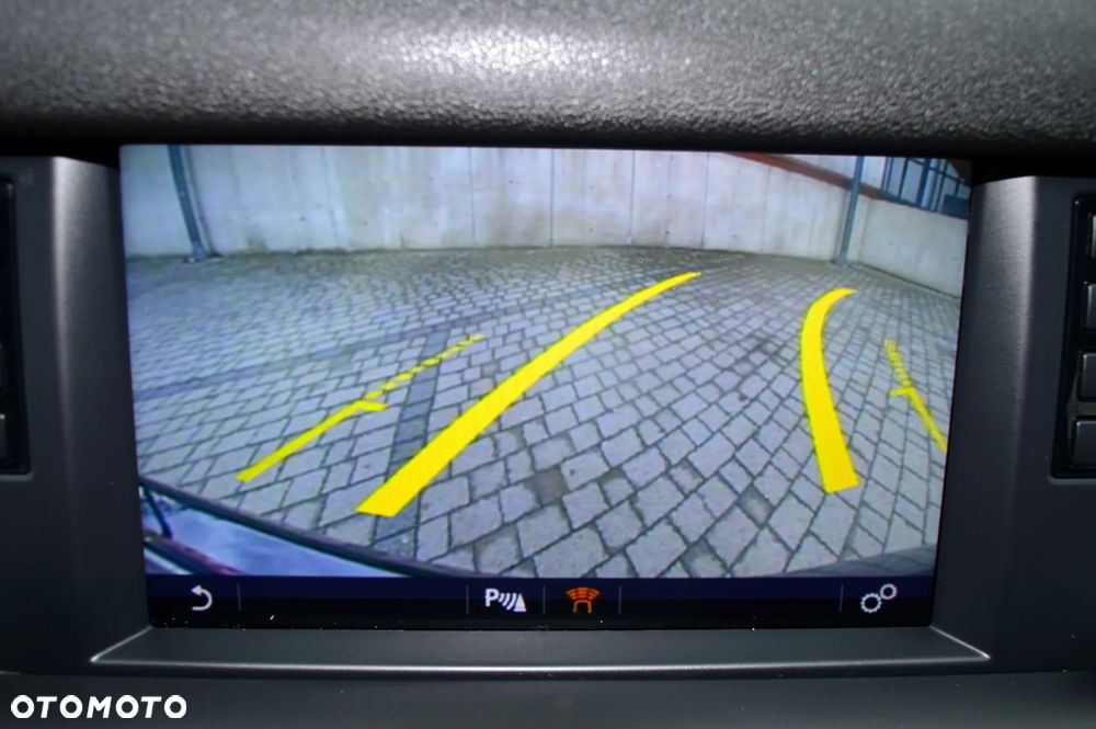 Land Rover Discovery Sport - 25