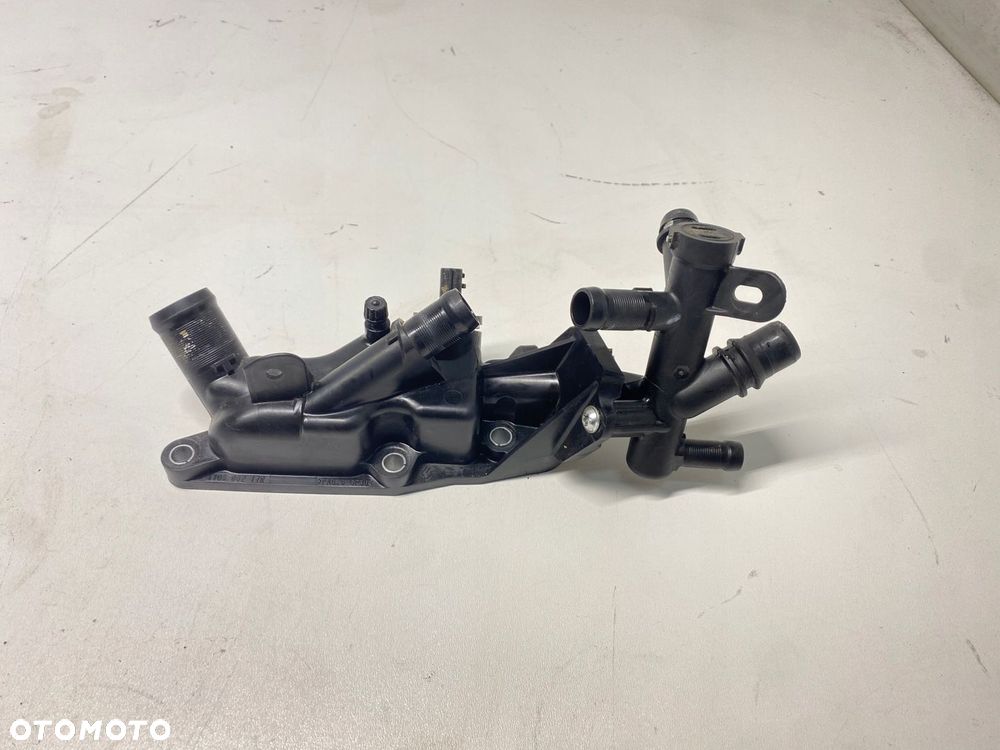 OBUDOWA TERMOSTATU DACIA SANDERO II STEPWAY 0.9 TCE H4BB 110606217R 12-16 - 2