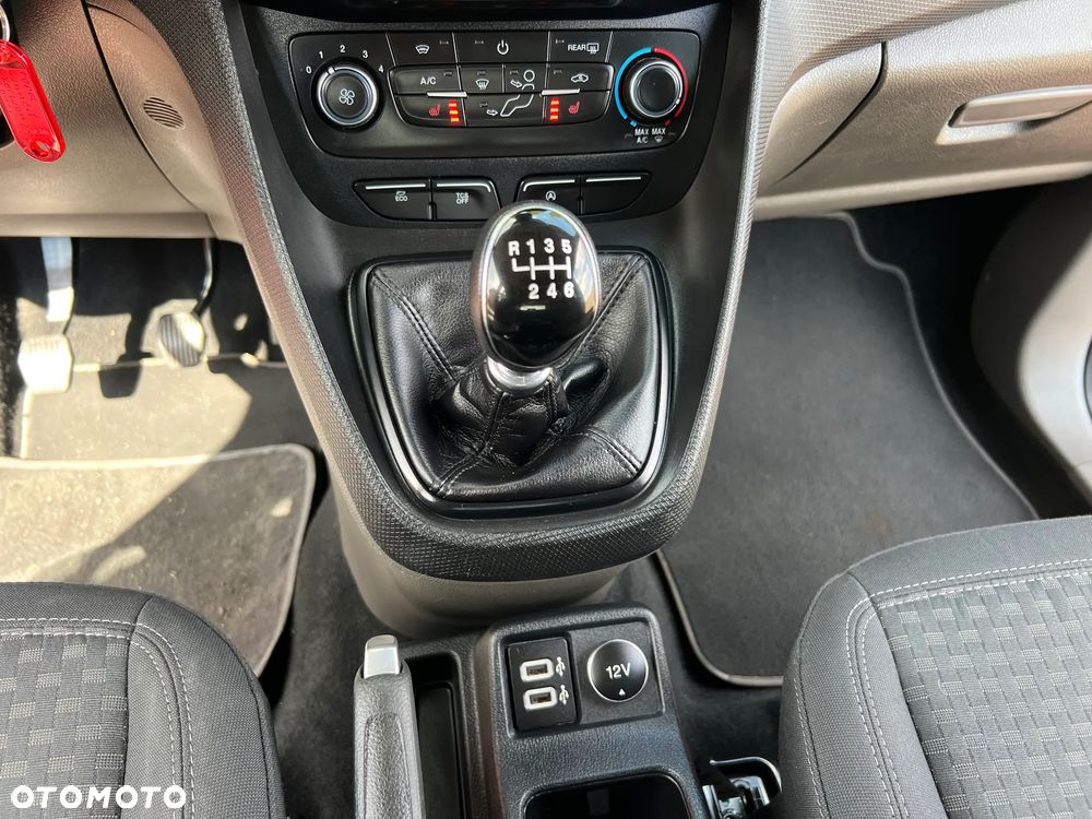 Ford Tourneo Connect - 23